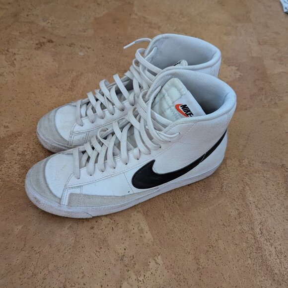 Kids size 7 Nike Blazers - Picture 1 of 1